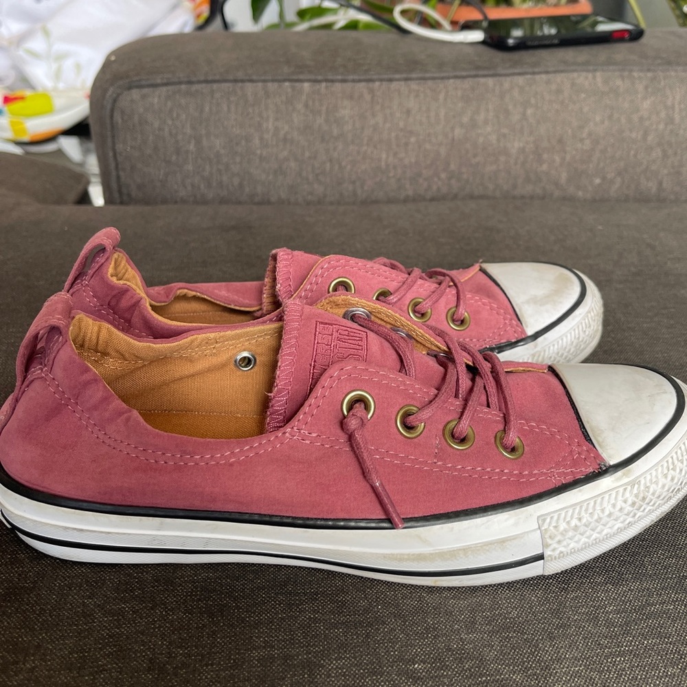 Blush color size 7 converse shoes 💕